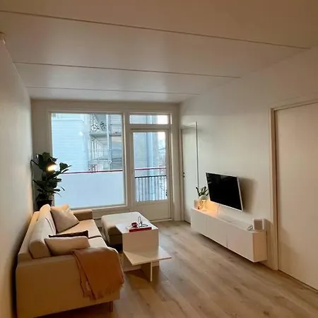 Modern Nearby Centrum